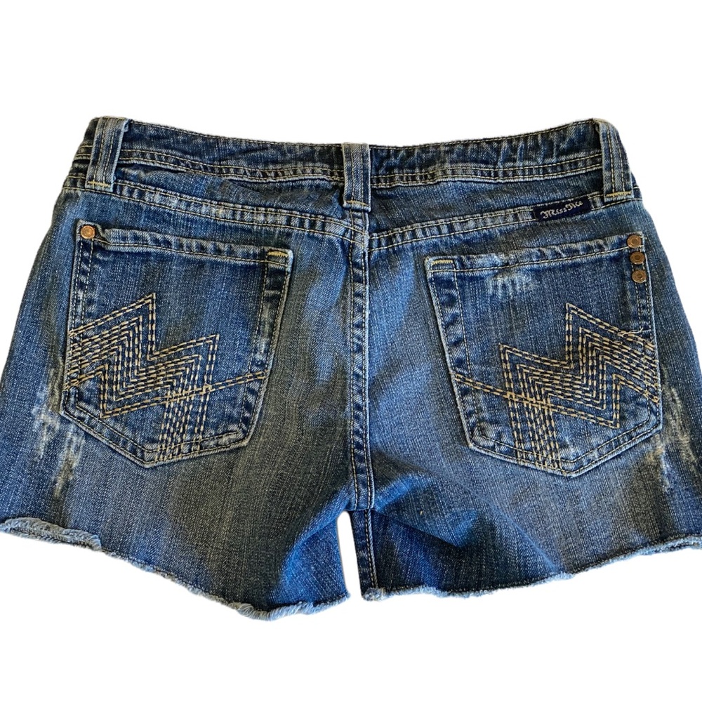 Miss Me M Stitch Shorts Size 29